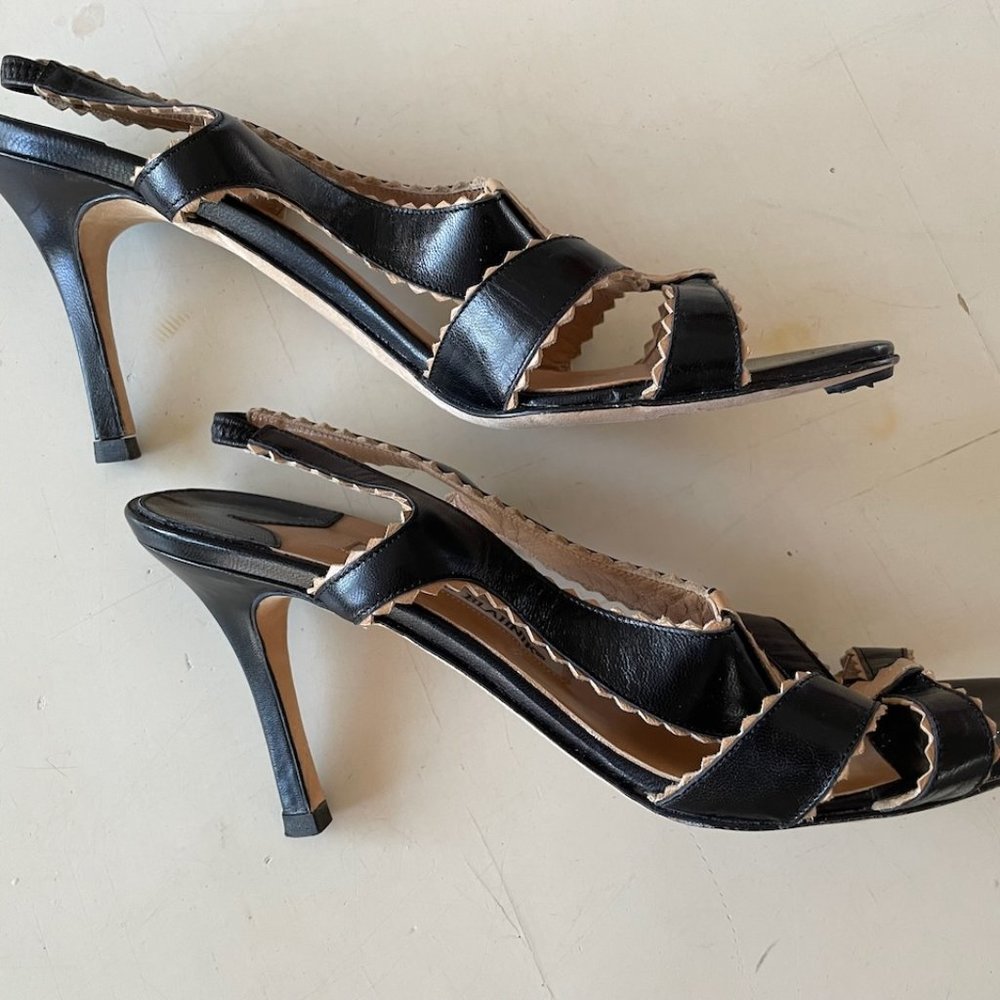Manolo Blahnik heeled slingback sandals, black & tan, scallop edging, size 40 - Picture 4 of 7